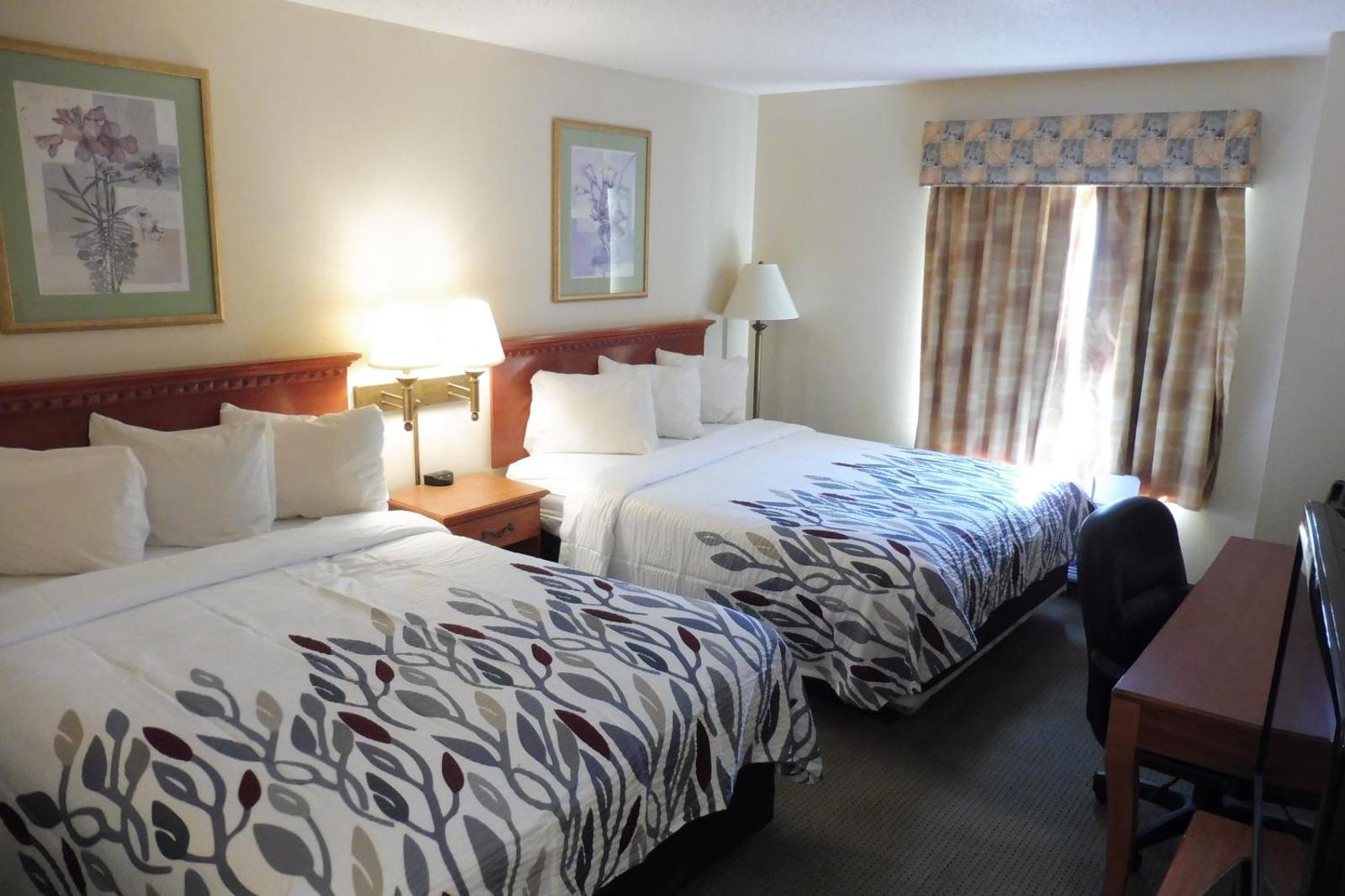 Red Roof Inn & Suites Galloway Main image 2